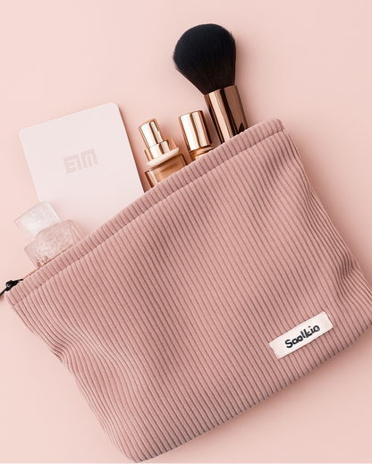 LUMYAA Essence – Deine Make-up-Tasche mit System & Stil